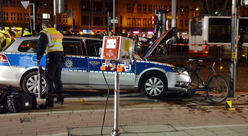 VU Pol Pkw Koeln Mitte Hahnenstr Im Laach P159.JPG